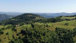 Copiii munților răm&acirc;n fără școală