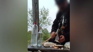 VIDEO Piromanul care s-a vrut influencer. Individul posta pe rețelele sociale în timp ce era căutat de forțele de ordine 