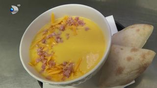 VIDEO Supa cremă de bere cucerește Brașovul! Un restaurant irlandez transformă băutura în ingredient de bază