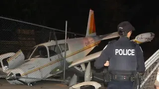 Avion prăbușit lângă terenul de sport al unui liceu