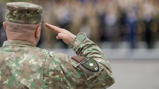 Militar din Iași, în instanță din cauza fostei soacre. Femeia l-a acuzat de agresiune, după ce nu a fost de acord cu relația dintre fiica sa și el: "O situație dureroasă"