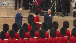 VIDEO Donald Trump, primit cu onoruri de regele Charles. Vizita, marcată de cea mai mare desfășurare de forțe de după încoronare