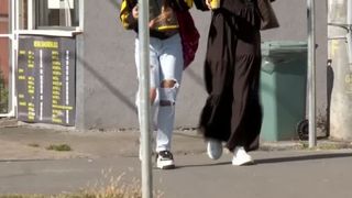 VIDEO Cafeaua, noua modă periculoasă printre minori. Copiii de 12 ani comandă espresso și cappuccino când ies în oraș. Avertismentul medicilor