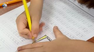 VIDEO Afterschool-ul, salvarea părinților. 100 de școli din București organizează astfel de programe