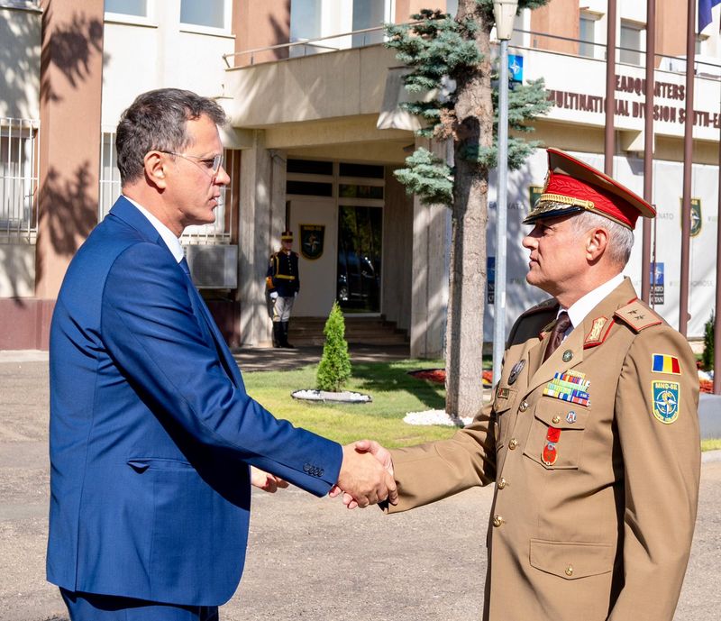 ionut mosteanu, ministrul apararii, stagiu militar 