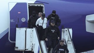 Vladimir Plahotniuc, extrădat cu c&acirc;teva zile &icirc;nainte de alegerile decisive din Moldova&nbsp;