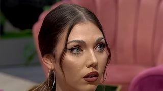 VIDEO Lucia tulbură apele în „Casa iubirii”. Robert și Veronica au dat cărțile pe față în ceea ce o privește. Cum au reacționat restul concurenților: „Vine pe strategie”