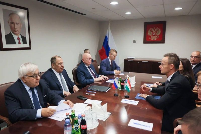 întâlnire la nivel înalt între Lavrov și Peter Szijjarto 