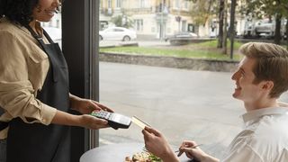 (P) Cele mai importante caracteristici pe care trebuie să le aibă un software pentru restaurante