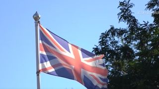 VIDEO Visul românesc din Regat, amenințat iar. Permisul permanent de ședere în Marea Britanie ar putea să devină temporar