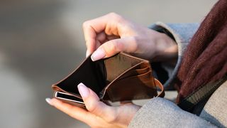 VIDEO Câți bani cash trebuie să avem în casă într-o situație de criză. Profesor de economie mondială: „Să fim siguri că avem numerar în bancnote mici”