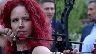 VIDEO Surorile gemene nevăzătoare care schimbă destine prin tir cu arcul: un program inovator pentru persoanele cu deficiențe de vedere