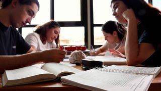 Mesaje pentru prima zi de facultate 2025