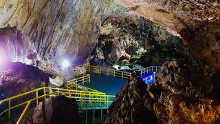 5 curiozități despre Peștera Ialomiței