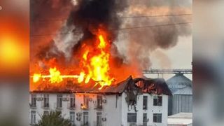 VIDEO Tragedie &icirc;n Prahova! Două tinere au murit carbonizate &icirc;ntr-un hotel fără autorizație 