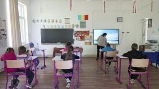 Sala de clasă cu dotări moderne