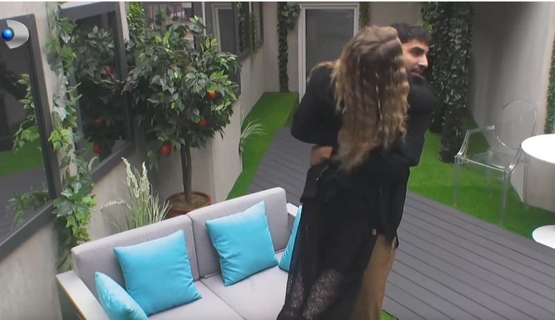 Veronica, luată prin surprindere de Ahmed