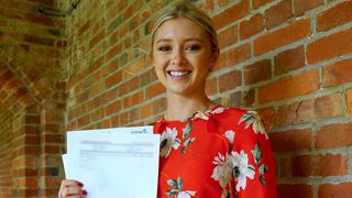 Paloma Shemirani, absolventă a prestigioasei universități Cambridge