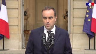 Premierul Franței,  Sebastien Lecornu, și-a dat demisia, 