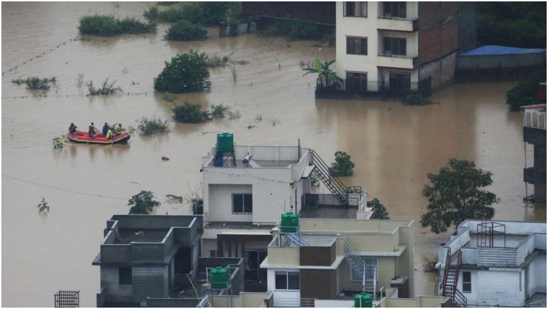 Tragedie! 60 de morți după alunecări de teren și inundații în timpul celui mai mare festival hindus! 2 Inundații în Nepal