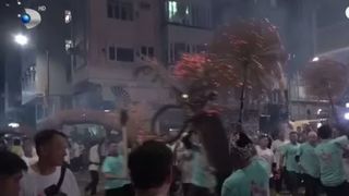 VIDEO Spectacol grandios la Hong Kong! Un dragon uriaș de 67 de metri a dansat pe străzile orașului