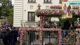 VIDEO Prima zi de pelerinaj la Sf&acirc;nta Parascheva! Timpul de așteptare poate ajunge și la 5-6 ore