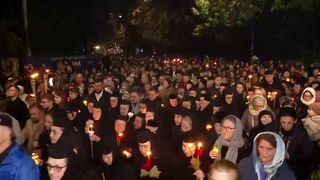 VIDEO„Simt o căldură interioară”. „Calea Sfinților”, procesiune impresionantă. 30.000 de oameni au umplut străzile din Iași