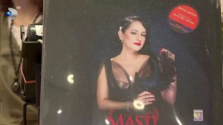 VIDEO &bdquo;E un moment pe care l-am așteptat&rdquo;. Carmen Trandafir a lansat un album pe vinil