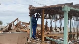 Demolări masive pe plajele din România