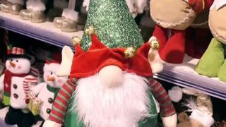 Crăciunul vine mai devreme în magazine