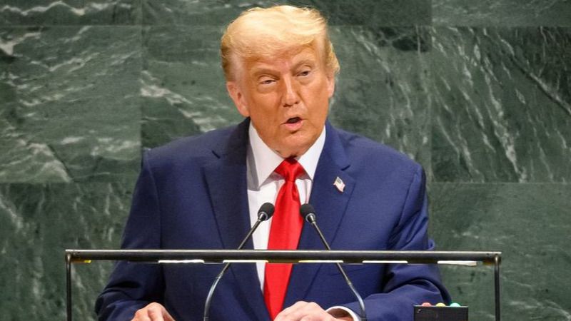 Donald Trump a strâns fonduri pentru construirea unei săli de bal uriașe