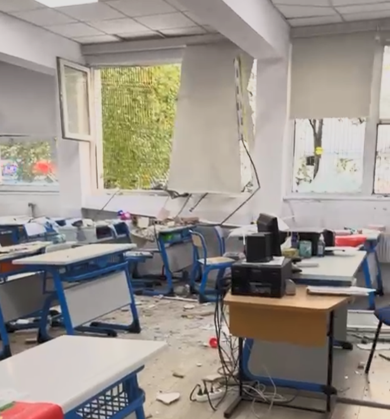 Săli de clasă distruse la Liceul Dimitrie Bolintineanu