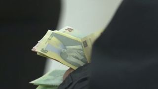 VIDEO Haos la ghișee! Mii de oameni din Constanța, cu conturile blocate pentru datorii vechi la taxe și impozite