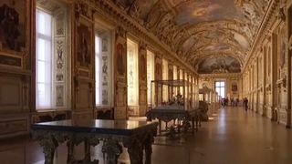 VIDEO Bijuteriile lui Napoleon, furate de la Luvru