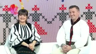 VIDEO „Încercăm să găsim un echilibru”. Adina Roșca și Cătălin Doinaș, familie de nota 10