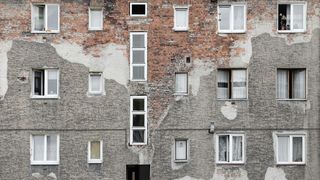 VIDEO 60 de persoane, evacuate dintr-un bloc din cauza mirosului puternic de gaz. Ce au constat autoritățile ajunse la fața locului, în Caracal 