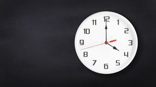 România trece la ora de iarnă în weekendul 25-26 octombrie 2025: Cum trebuie să fixăm ceasurile?