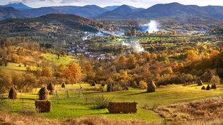 Imagini de vis: Maramureșul s-a îmbrăcat în ”haine de toamnă”