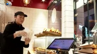 VIDEO Criza forței de muncă lovește economia românească! Patronii angajează tot mai mulți străini: „Nu avem de ales”