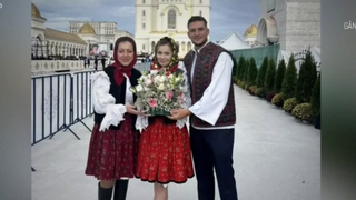 VIDEO Iubire, haos și răbdare la Catedrala Neamului! Doi tineri din Maramureș s-au logodit 