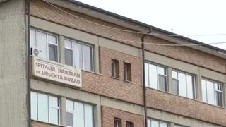 VIDEO „A plâns minute întregi pe masă, iar eu, mama ei, nu aveam voie să stau lângă ea” Coșmarul unei mămici la Spitalul Județean Buzău. Îi acuză pe medici că i-au învinețit bebelușa de două luni