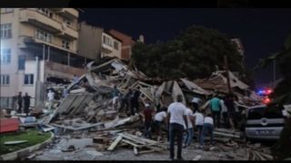 Mai multe clădiri s-au prăbușit