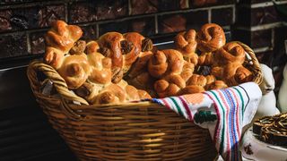 Cum se fac colacii pe care este bine să îi dai de pomană de Moșii de toamnă 2025