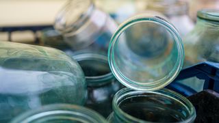 C&acirc;ți bani vom primi pentru un borcan dacă este aprobat proiectul care modifică legislaţia privind garanția ambalajelor?