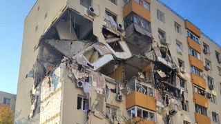 VIDEO Percheziții de amploare la Distrigaz, după explozia din Rahova care a ucis trei oameni. Mai multe persoane, duse la audieri