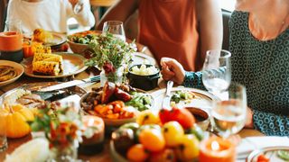 Când merg finii la nași de Lăsata Secului? Tradiția românească pe care mulți au uitat-o