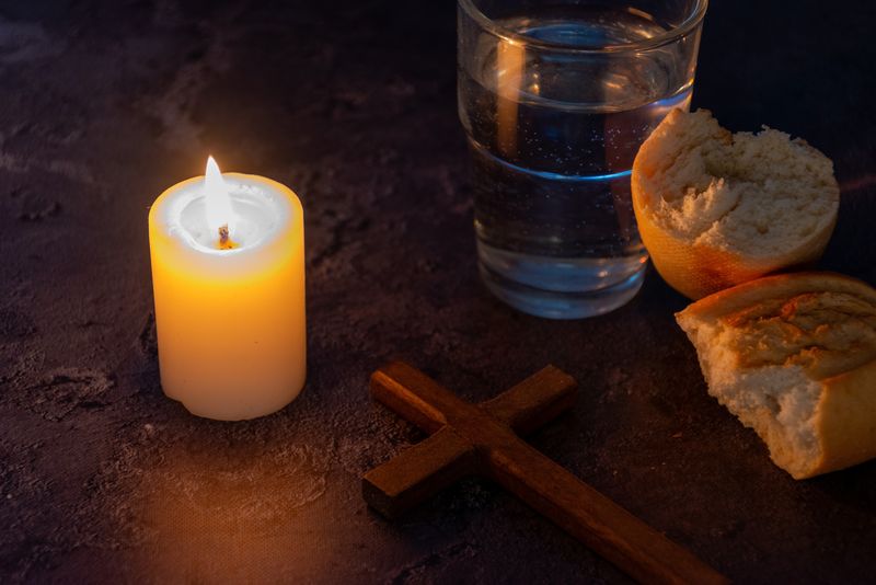 Când se intră în Postul Crăciunului 2025?