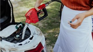 (P) Cum să economisești bani cu un scuter pe benzină &icirc;n călătoriile tale zilnice?