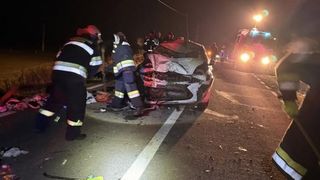 Bebeluș mort și mai mulți răniți &icirc;ntr-un accident cumplit &icirc;n Maramureș, &icirc;ntre o mașină și o căruță nesemnalizată! Familia se &icirc;ntorcea de la Ziua Morților