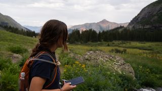 (P) Cele mai recomandate folii pentru iPhone &icirc;n 2025 - 6 modele de top pentru telefonul tău